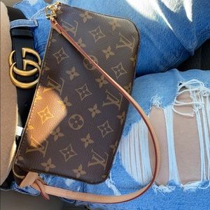 Louis Vuitton Pochette accessoire